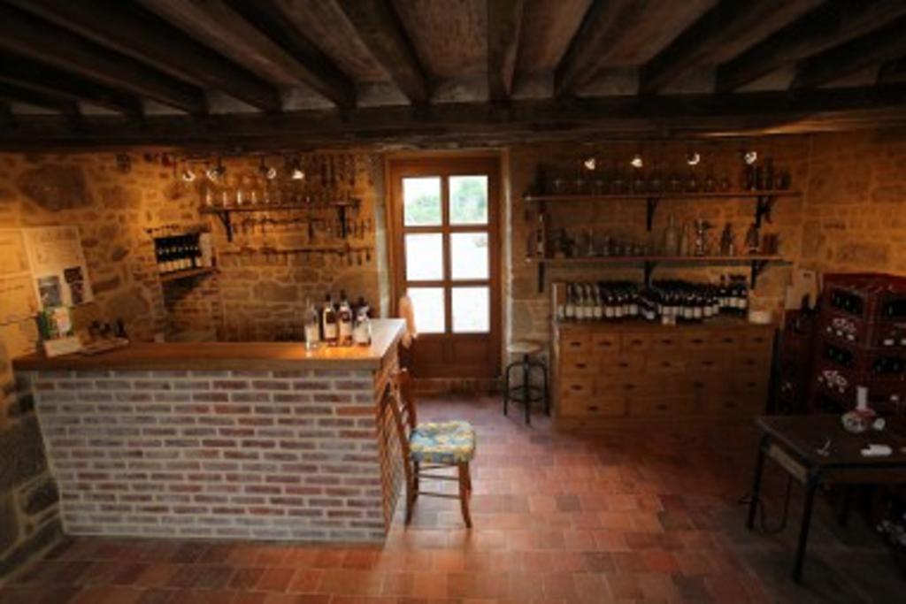 Ferme Cidricole Hugues Desfrieches Bed & Breakfast Sainte-Marguerite-de-Carrouges Dış mekan fotoğraf